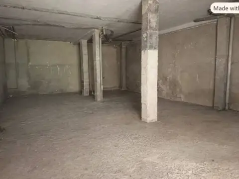 Local comercial en calle Roa Erostarbe