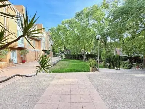 Casa adosada en Avenida de los Pinos