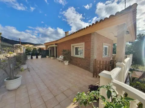 Chalet en Sin Detalles