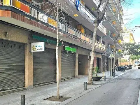 Local comercial en Carrer de Josep Anselm Clavé