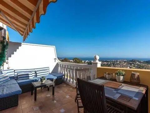 Casa adosada en calle Lucero