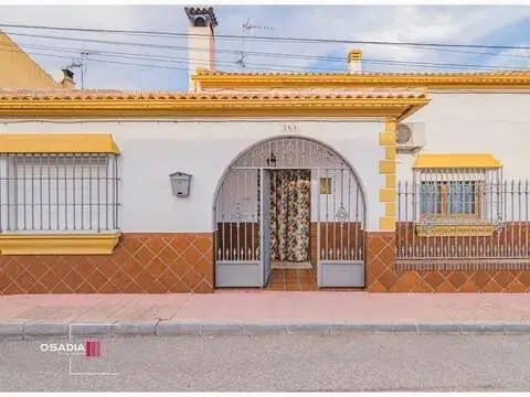 Casa en Alomartes