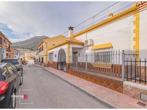 Casa en Alomartes