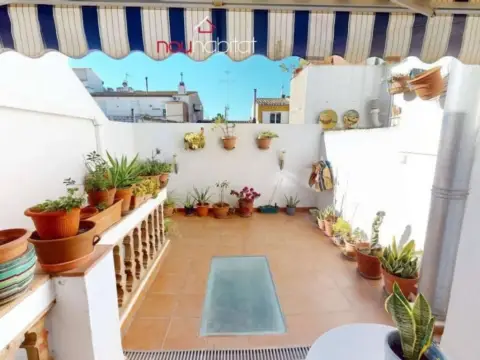 Casa adosada en Centre-El Pedró