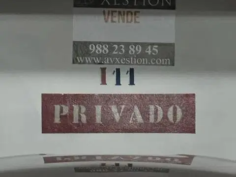 Garaje en calle de Xaquín Lorenzo Fernández