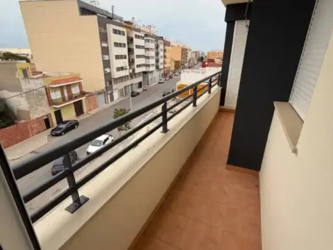 Piso en calle Carrer del 9 D'octubre, 72