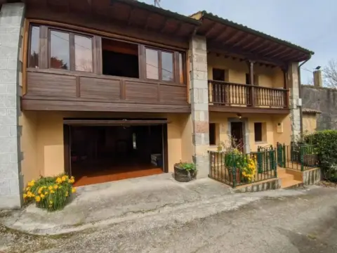 Chalet en calle Pidal