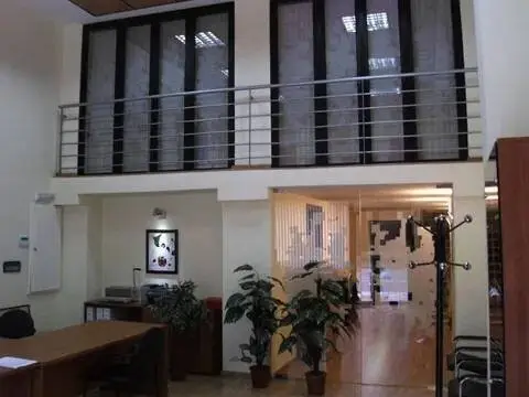 Local comercial en Huelin-La Princesa-Jardín de la Abadía