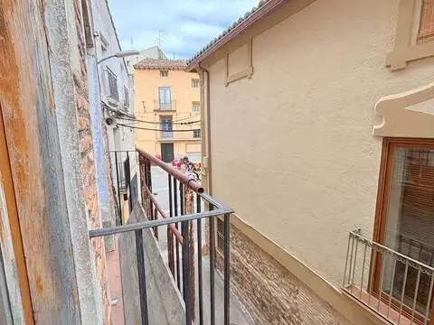 Casa adosada en calle del Barrio Bajo