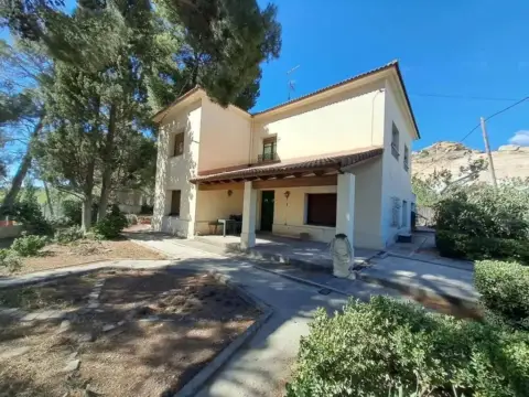 Chalet en Avenida de Tortosa