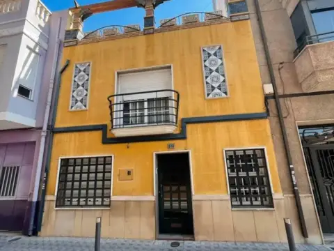 Chalet en calle Carrer Santa Creu, 22
