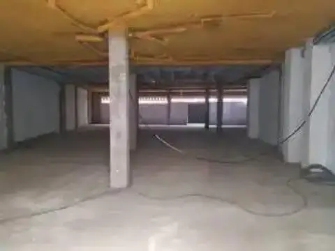 Local comercial en calle Límite