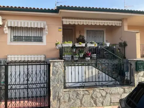 Chalet en Añover de Tajo