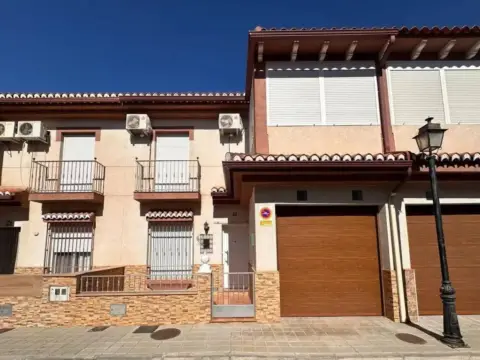 Chalet en Fuente Vaqueros