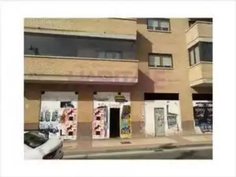 Local comercial en Avenida de la Academia General Militar