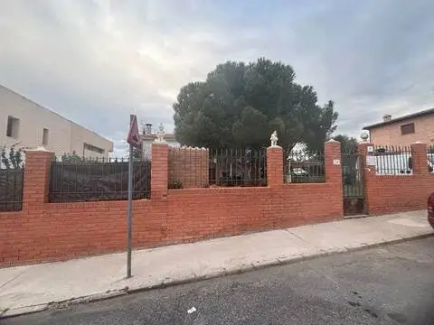 Chalet en Argés