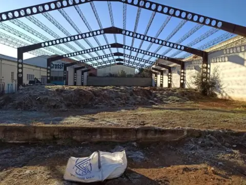 Nave industrial en Carbajosa de la Sagrada