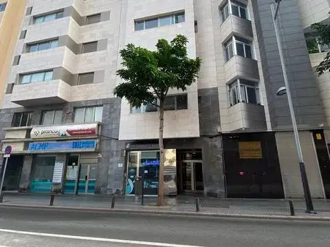 Oficina en calle León y Castillo