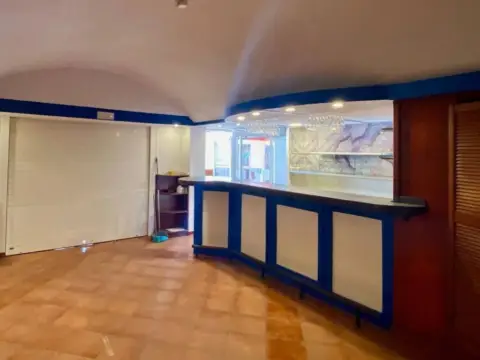 Local comercial en Avenida de Alemania