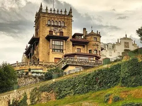 Edificio en Castilla-Hermida