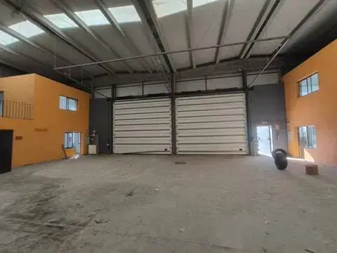Nave industrial en Bailén