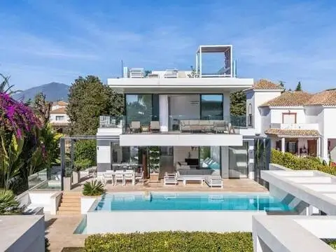 Chalet en El Paraíso-Atalaya-Benamara