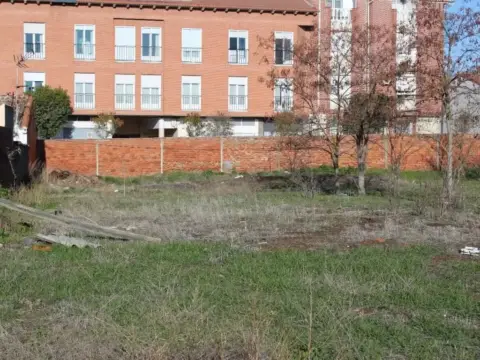 Terreno en calle de Valladolid