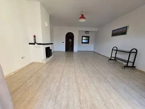 Casa adosada en calle Ronda del Golf Este, 122