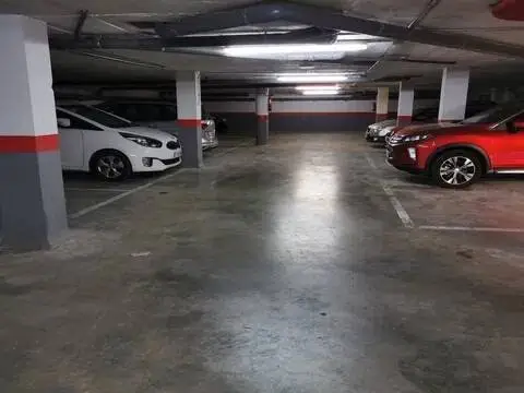 Garaje en Carrer de l'Empordà