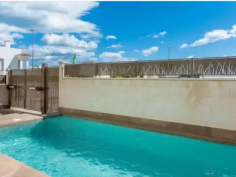 Chalet en Los Montesinos