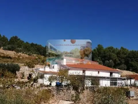 Chalet en Sierra Engarcerán