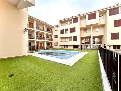 Piso en Zona de San Cayetano-Avenida Cristóbal Colón