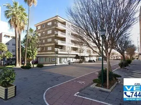 Local comercial en Carrer Magistrat Català