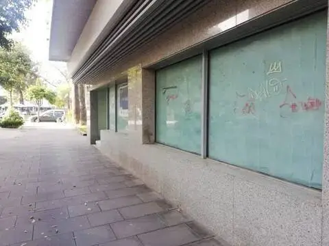 Local comercial en Carrer Magistrat Català