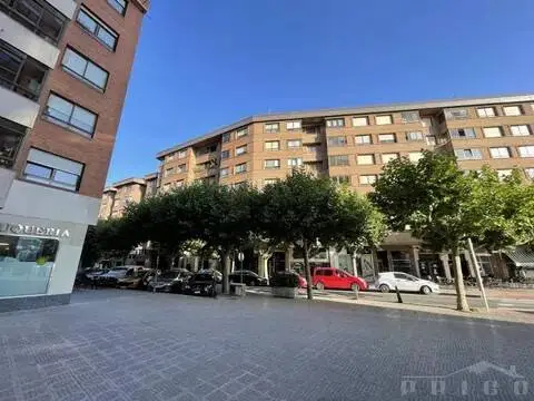 Local comercial en Plaza Vega-San Pedro de Cardeña