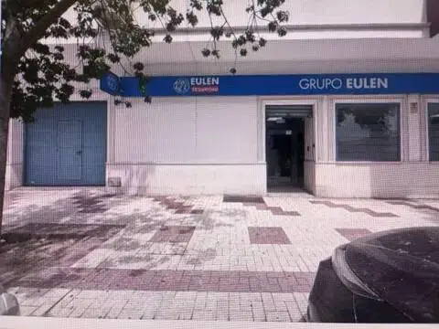 Local comercial en calle del Alcalde Díaz Zafra