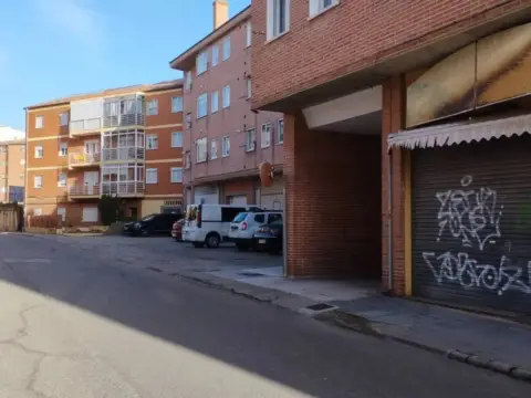 Garaje en calle de Rave