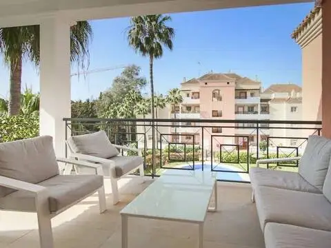 Piso en Los Naranjos-Las Brisas