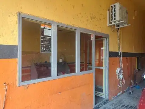 Nave industrial en calle de José del Pino