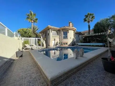 Chalet en Benijófar