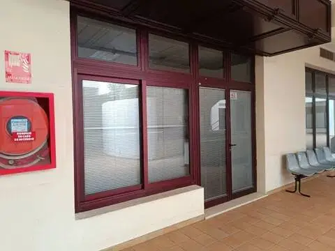 Local comercial en calle Ramon Y Cajal