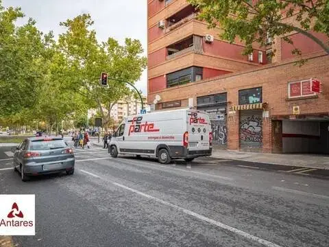 Garaje en San Ildefonso (Hospital Real)