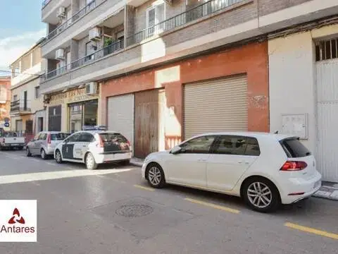 Local comercial en Los Periodistas-Parque Almunia-Albayda