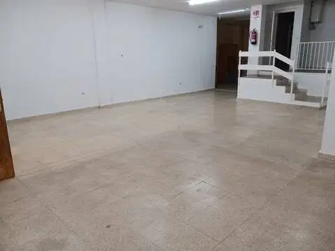 Local comercial en Plaza de Toros-La Guija-Santa María-Ciudad Jardín-Los Rosales