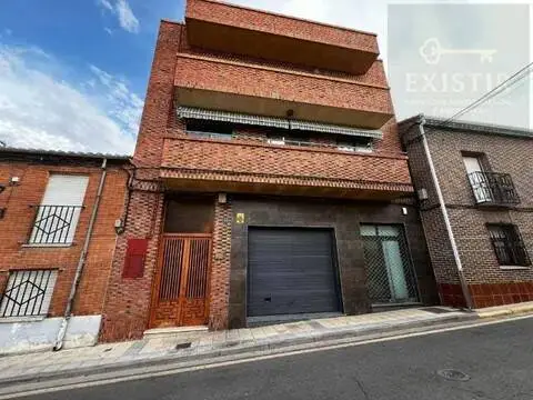 Edificio en Villamuriel de Cerrato