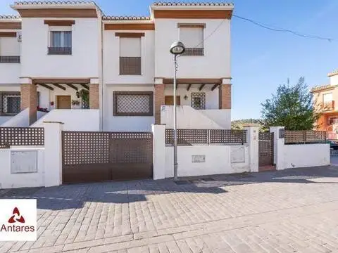Casa en Cenes de La Vega