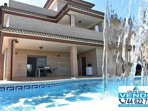 Chalet en Santa Anna-Urbanitzacions