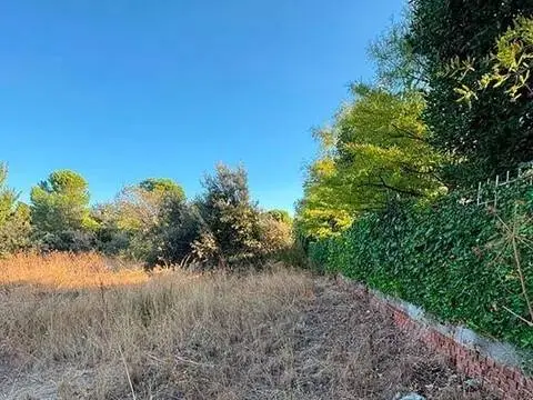 Terreno en calle de Gobelas