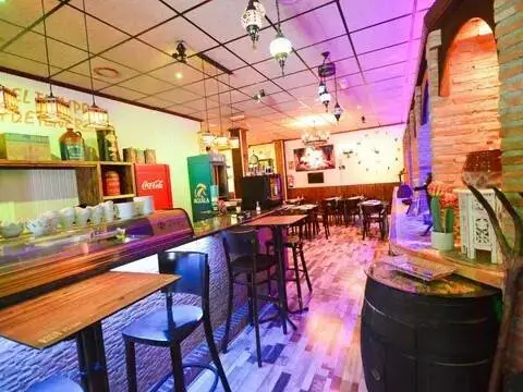 Local comercial en Avenida del Bronce
