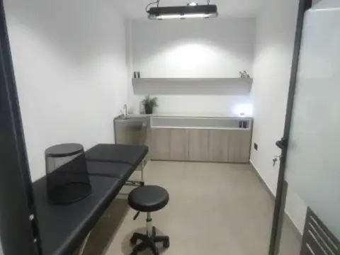 Local comercial en Plaça de Crevillent-Juzgados